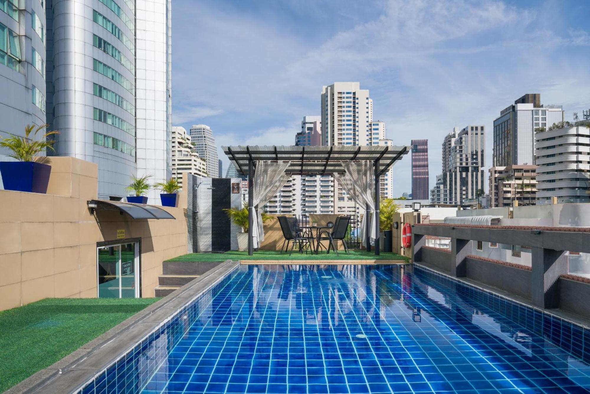 Aspira Suites Sukhumvit 20 Banguecoque Exterior foto