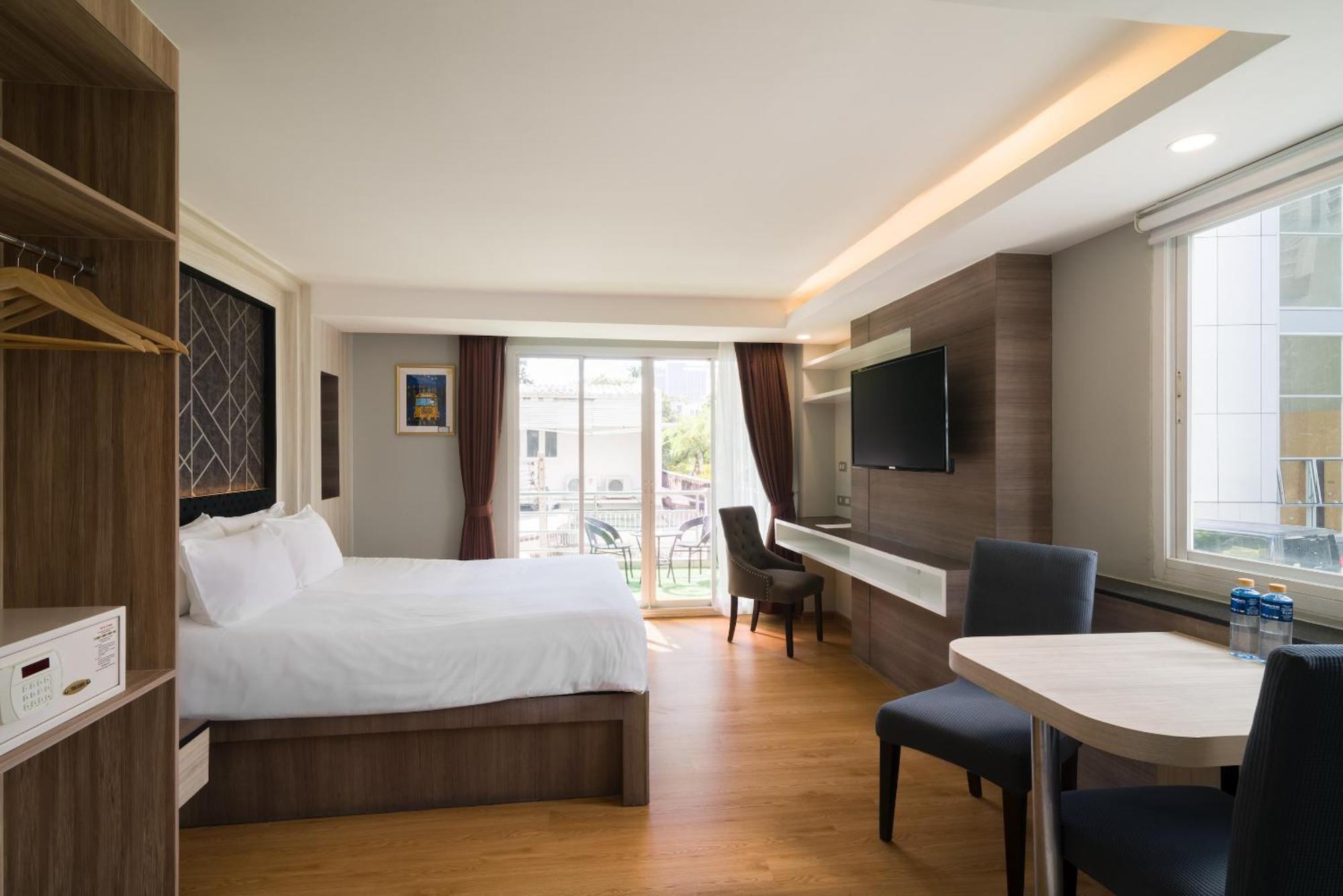 Aspira Suites Sukhumvit 20 Banguecoque Exterior foto