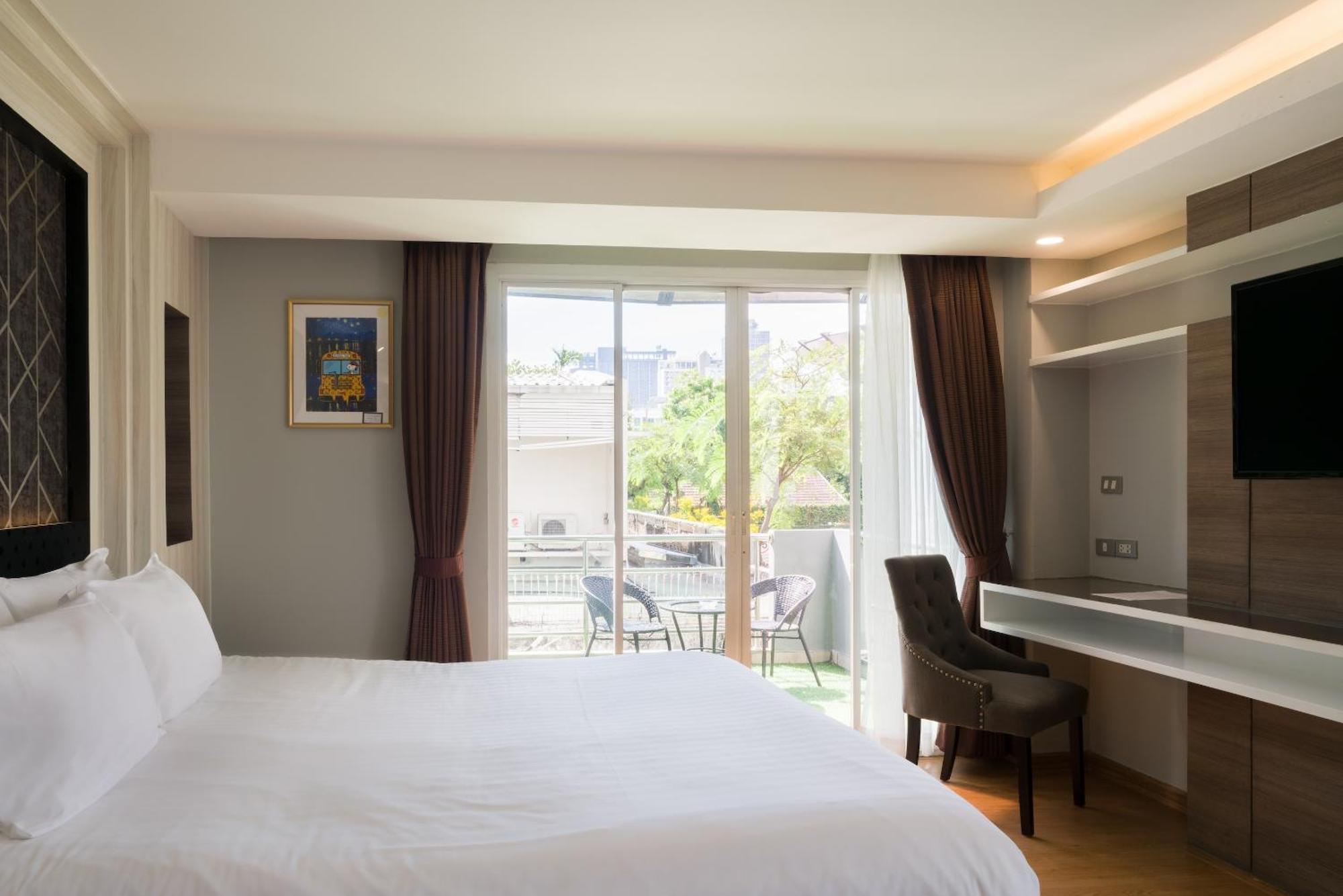 Aspira Suites Sukhumvit 20 Banguecoque Exterior foto