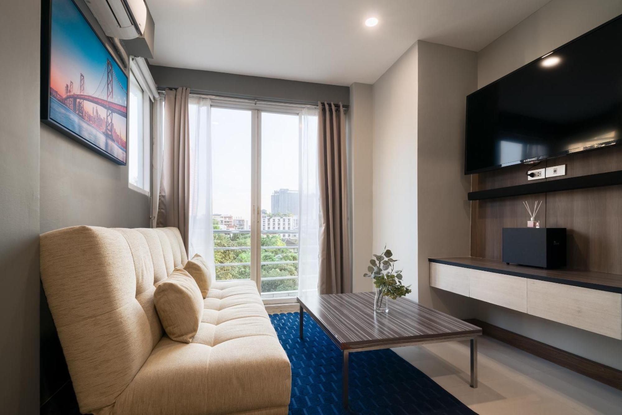 Aspira Suites Sukhumvit 20 Banguecoque Exterior foto